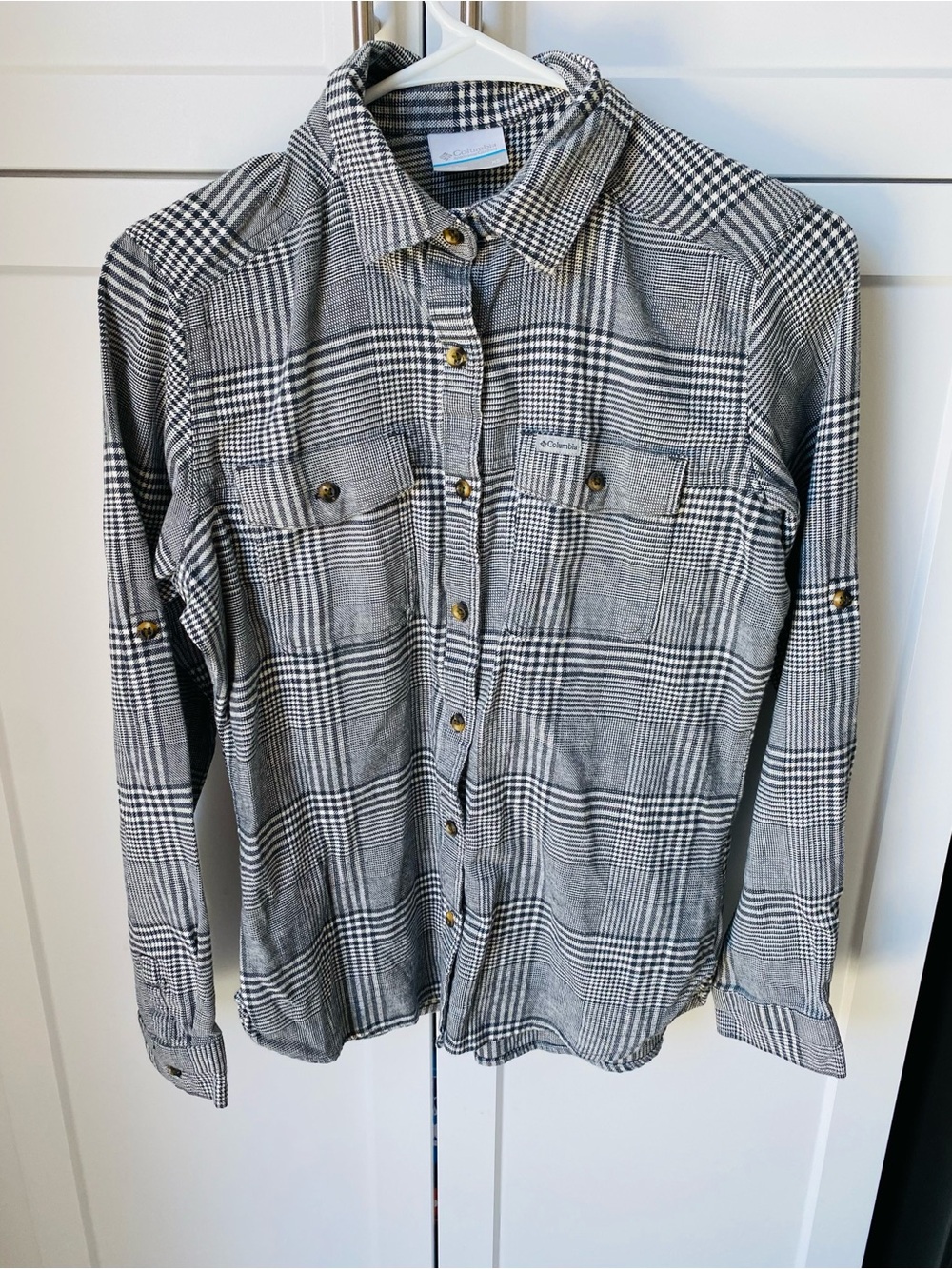 Columbia womens XS black white checkered long sleeve button down shirt
